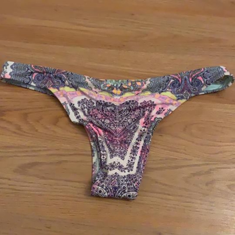 VS itsy bottoms